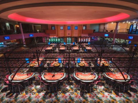 News: Excalibur Casino setzt auf vollautomatisierte Pokertische